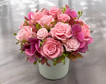 Pink Rose Seifenblumenbouquet - Elegantes Blumenarrangement für ein Geschenk
