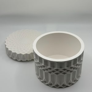 decorative tray | patterned pot | interior decoration | empty pocket | handmade