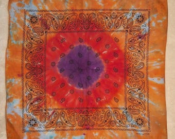 the Che' tie-dyed bandana