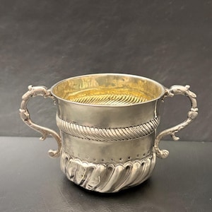 English Silver Porringer — London 1695, Thomas Kedden