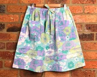 Safeena Vintage 70s Made to Order Floral Midi Skirt with Patch Pockets Elastic Waist Drawstring / Pleated Floral Daisy Print Boho Prairie