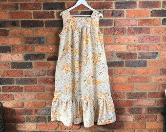 Safeena Vintage Handmade Upcycled Floral 70s Maxi Dress with Pockets Bib Neckline and Ruffle / 70s Folk Prairie Beach Boho AU 12- 14/US 8-10