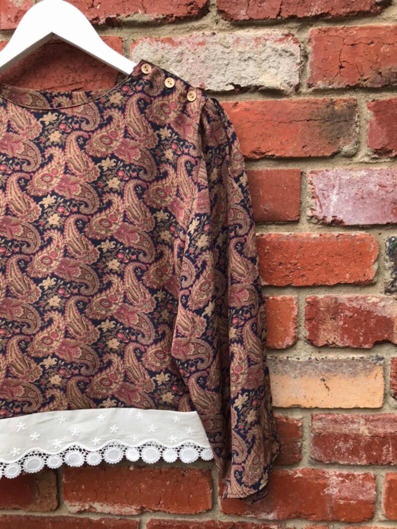 Vintage floral paisley silk long sleeved crop top with lace trim boho abstract retro 60s 70s hippie flutter bell sleeve woodstock