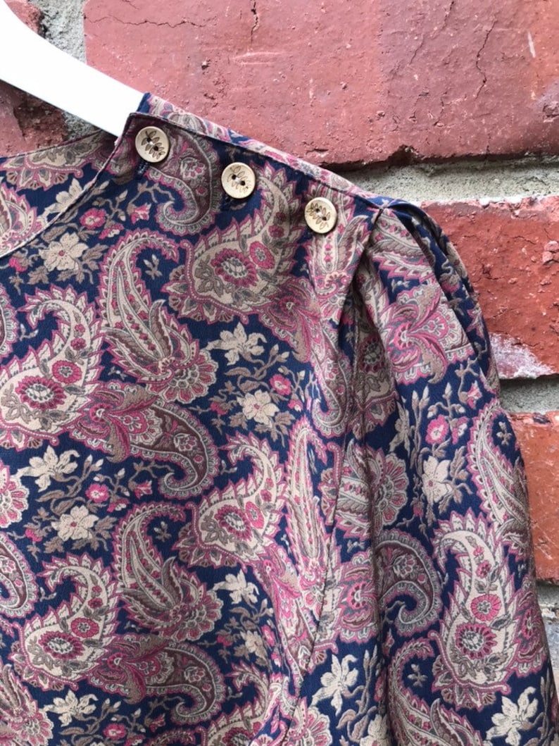 Vintage floral paisley silk long sleeved crop top with lace trim boho abstract retro 60s 70s hippie flutter bell sleeve woodstock