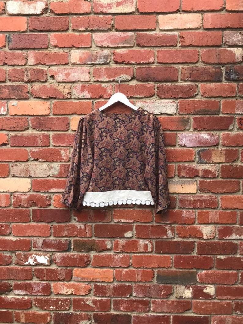 Vintage floral paisley silk long sleeved crop top with lace trim boho abstract retro 60s 70s hippie flutter bell sleeve woodstock