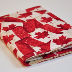 Étui pour passeport avec pochette Feuille d'érable ROUGE ET crème blanc cassé Tissus Canada