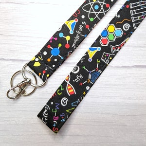 Science Lanyard optional Ausreißer - wissenschaftliche Symbole in leuchtenden Farben - Namensschildhalter - Physik Lehrer Schlüsselanhänger