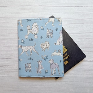 Funda de pasaporte - Manga - Estuche - Soporte - Tela de rifle floral - Regalo de viajero -Flores rosas - Tela 100% algodón