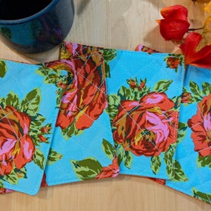 Posavasos acolchados florales - Juego de 4 - Posavasos reversibles de algodón