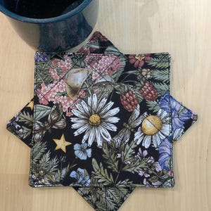 Posavasos acolchados Moon Garden: tela de algodón reversible, juego de 4