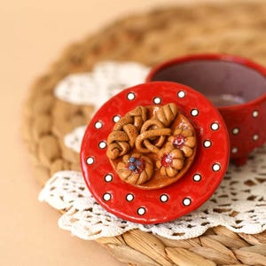 Miniaturowe pudełka na biżuterię z ciastkami, małe okrągłe ceramiczne pudełka na biżuterię z nóżkami, miniaturowy zestaw do parzenia kawy