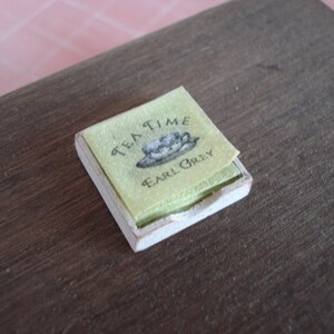 Dollshouse miniature napkins box, one inch 1:12th scale, kitchen miniature