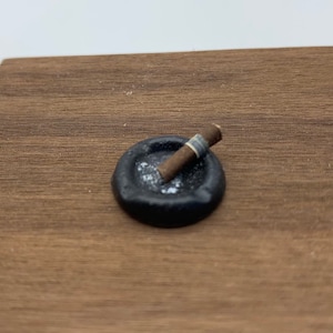 Dollshouse miniature ashtray,  Miniature cigar, Dollhouse ashtray cigars, one inch 1:12th scale tobacco
