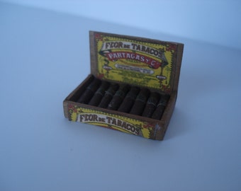 Dollshouse miniature cigars, miniature box of cigars, miniature 1:12 scale