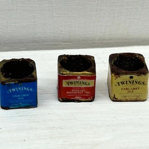 Dollshouse miniature tea tins, dollshouse old tins, 1:12 scale