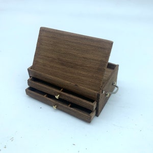 Dollshouse miniature table easel,  1:12 scale artist case