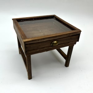 Dollshouse miniature furniture,1:12 scale  table