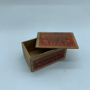 Dollshouse miniature crate, 1:12 scale miniature box, dollshouse wooden crate