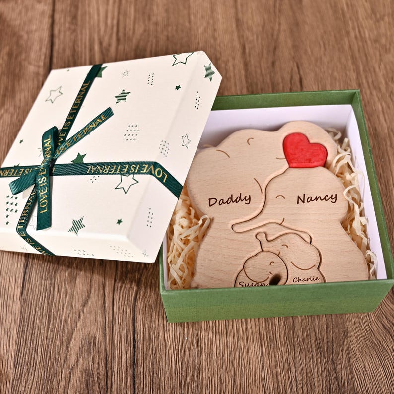 Rompecabezas de madera personalizado de una familia de elefantes, recuerdo grabado de una familia de elefantes, regalo de aniversario para esposa, regalo de cumpleaños para papá, regalo para baby shower. imagen 7