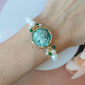 Italian jewelry, pearl bracelet with cameo, elastic bracelet, cameo bracelet, ceramic cameo bracelet, gift