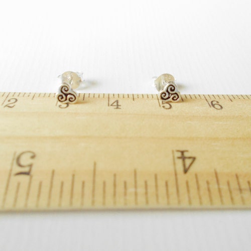 4 mm Small Celtic Knot,Triple Spiral,Symbol Post Stud Earrings,925 Oxidized Sterling Silver,Nickel free,one pair.