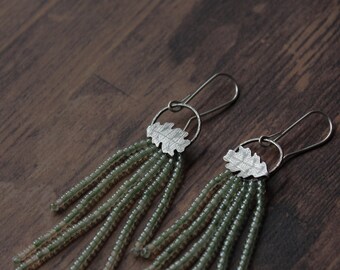 Oak earrings in sterling silver and seeds beads