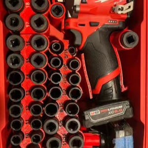 Inserto Packout para llave de impacto M12 corta de 3/8" + juego de 43 vasos de impacto (SWASH)