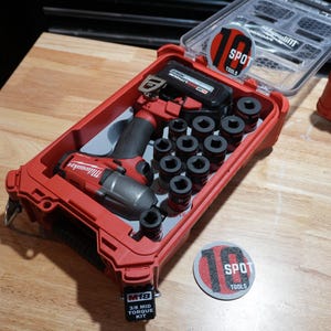 Wkładka Packout do klucza udarowego M18 1/2" o średnim momencie obrotowym i nasadek do nakrętek kół (HWASH-2861)