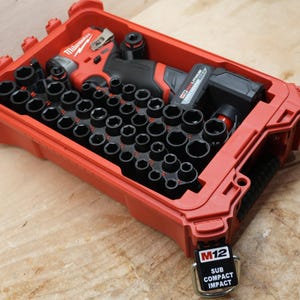 Inserto Packout per chiave a impulsi M12 Sub-Compact da 3/8" + set di bussole a impulsi da 43 pezzi (SWASH sub)