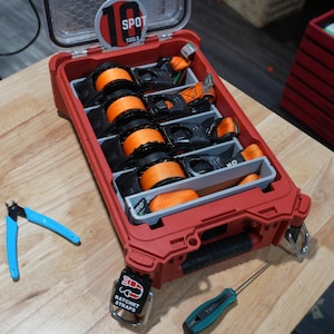 Packout-inzetstuk voor intrekbare ratelriemen van neushoorns (RRS)