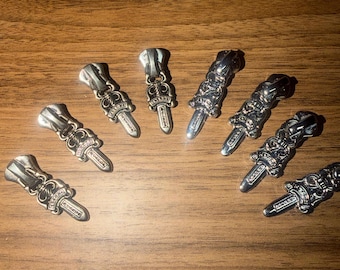 Zipper dagger puller for DIY crafts, sweaters, and bags
