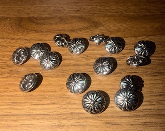 Small button cross flower for DIY crafts, clothing, shoes