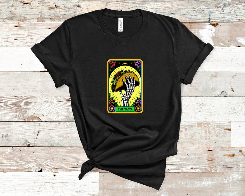 Chemise tacos, squelette mangeant des tacos, chemise cartes de tarot drôles, mardi tacos, cuisine mexicaine, t-shirt fin gourmet, t-shirt unisexe tendance, t-shirt graphique coloré image 3