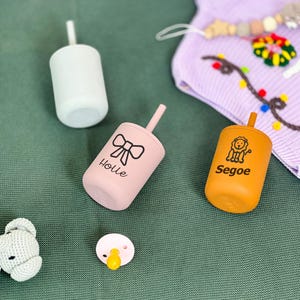 幼児用カスタムシリコン製シッピーカップ - ストロー付き7オンスベビーカップ、新生児または1歳の誕生日にパーソナライズされた名前入りギフト