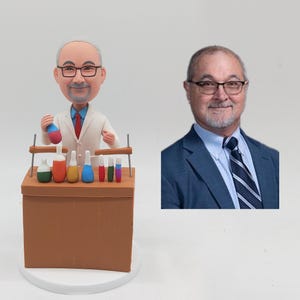 Statuina Bobblehead personalizzata da scienziato, statua da chimico personalizzata, decorazione da laboratorio per insegnanti di biologia, regalo per dottorato