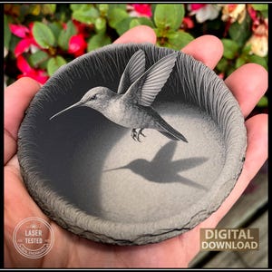 Design del sottobicchiere in ardesia 3D a forma di colibrì: incisione laser PNG (download digitale)
