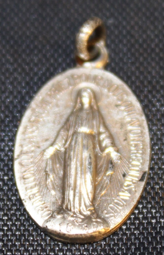 Markdown-Vintage Silver Plated Miraculous Medal Sa
