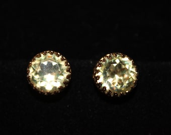 Austria Green Stone Clip On Earrings / Vintage Jewelry/ Vintage Clip on Earrings