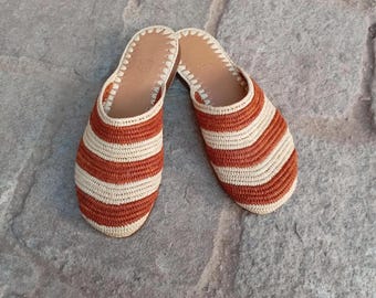 Handgemaakte gestreepte muiltjes van raffia – Marokkaanse slippers voor dames, natuurlijke boho schoenen van raffia