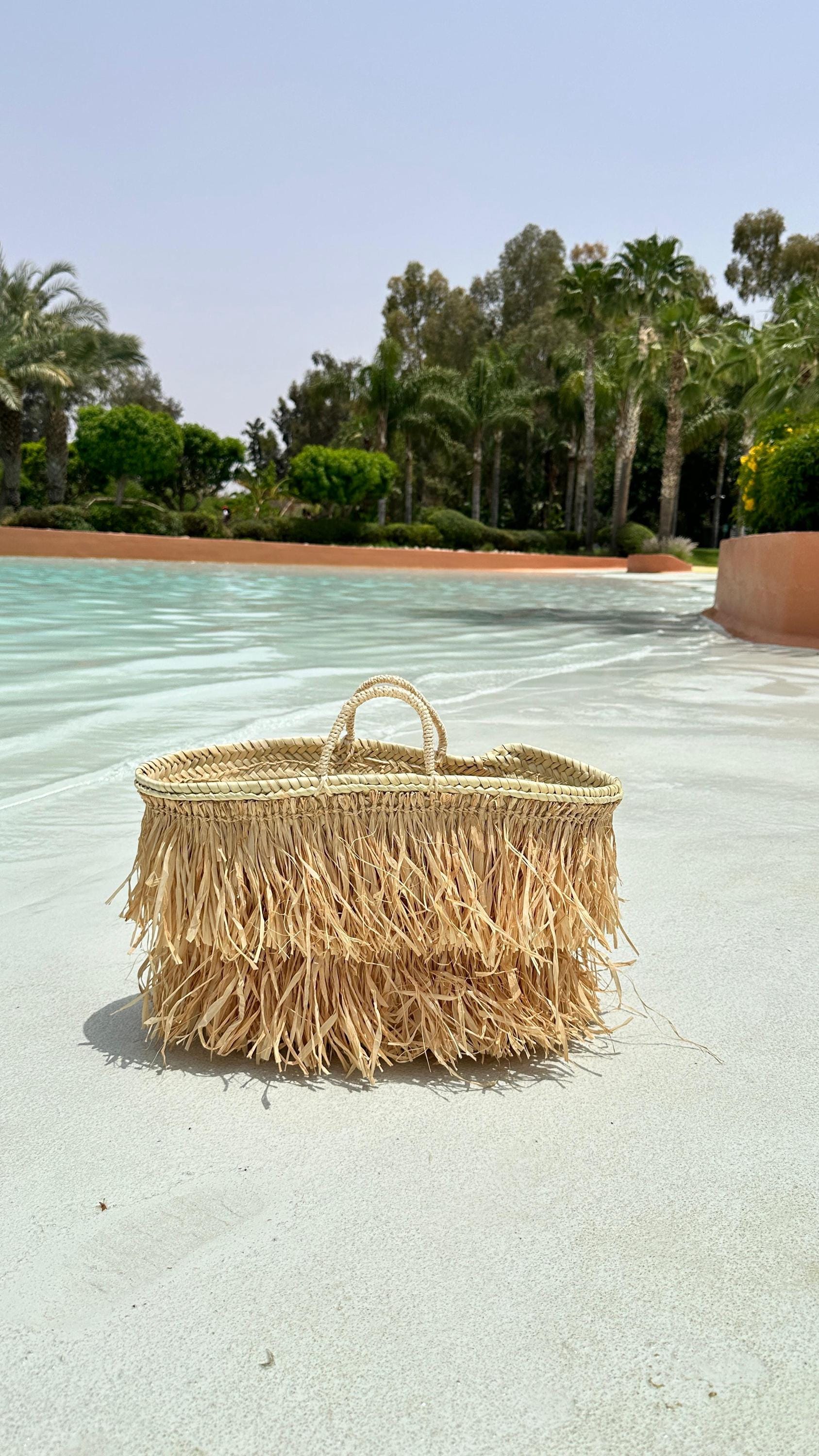 Panier bohème chic – Handgemachte Strandtasche aus Raffia – Beutel und Tasche mit Fransen