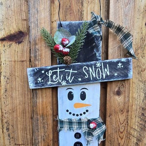 Rustic pallet wood Snowman Sign- Christmas Hone Decor