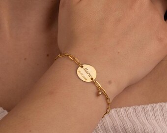 Personalized Gold Circle Bracelet: Engraved Name, Date Jewelry