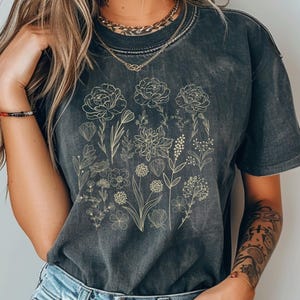 Comfort Colors Vintage Pressed Flowers Shirt, Gift for Gardener Floral Tee, Boho Cottagecore Tshirt, Botanical Floral Tee, Wildflowers Shirt