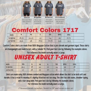 K&ouml;nnte beinhalten: Eine Gr&ouml;&szlig;entabelle f&uuml;r Comfort Colors 1717 und Unisex-T-Shirts f&uuml;r Erwachsene. Das Bild zeigt zwei Tabellen mit Breiten- und L&auml;ngenma&szlig;en in Zoll sowie visuelle Beispiele f&uuml;r eng anliegende, regul&auml;re, lockere und &uuml;bergro&szlig;e Passformen.