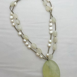 New Jade, button pearl, white agate pendant necklace
