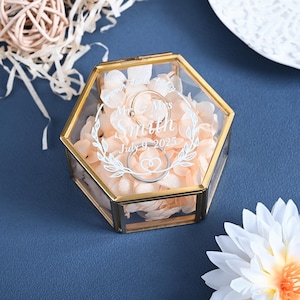 Custom Glass Ring Box with Petals, Clear Engagement Ring Box, Romantic Wedding Ring Box, Proposal Ring Box, Ring Bearer Box, Wedding Gift