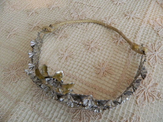 Vintage Metal Tiara/Crown with Rhinestone Flowers - image 5