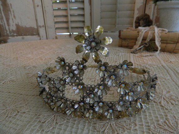 Vintage Metal Tiara/Crown with Rhinestone Flowers - image 4