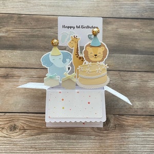 3D-doos Pop-up Eerste verjaardagskaart van baby l Safari Thema l Leeuw Olifant Giraf l Feestmutsen l Taartcadeaus l Pastelkleuren, gratis verzending VS