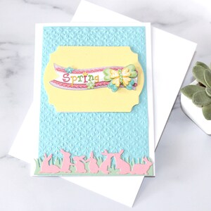 Paaskaart l Lente l Konijntjes l Blauw geel roze groen l Bloemen in reliëf l Blanco binnenkant l Gratis verzending in de VS l Uniek l Uniek l Uniek